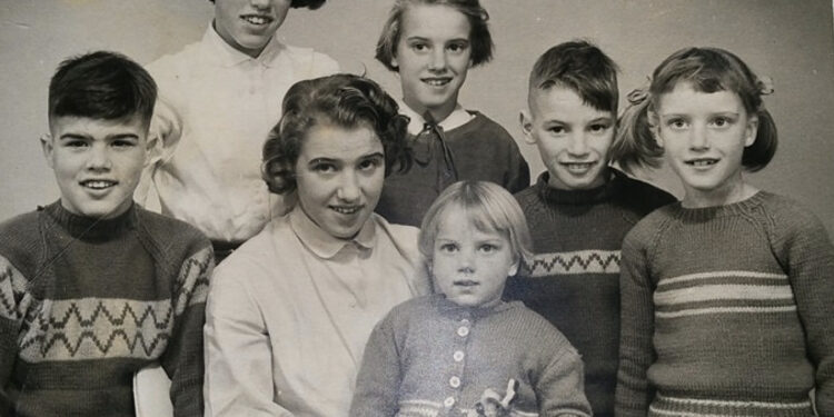 Mijn broers en zussen The State digest Career in Hospitality, Sales, and Teaching