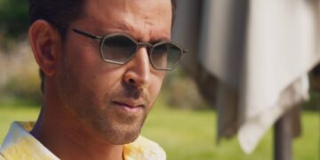 War 2, starring Hrithik Roshan and Jr NTR, opened to negative reviews and a concerning box office. With a Day 1 collection of Rs 52.5 crore, its Hindi earnings fell short of expectations, raising concerns about the franchise's trajectory.